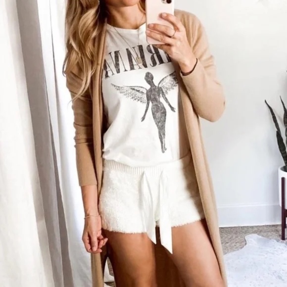 Tops - SOLD OUT White Nirvana Utero Vintage Concert Band Graphic Tee